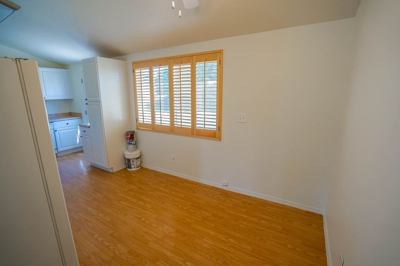 19028 Newhouse St - Photo 4 of 16