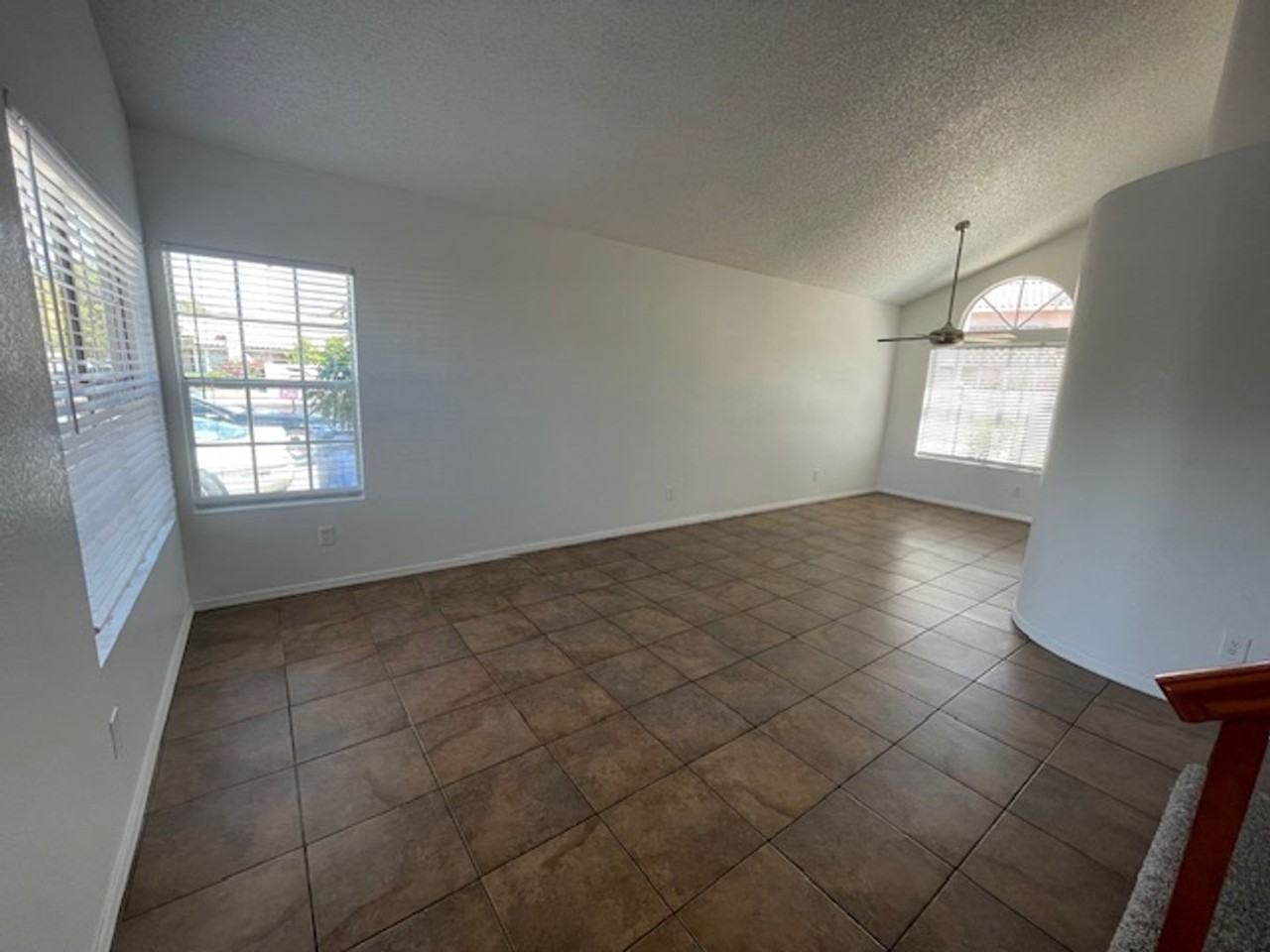 509 W Carmen St - Photo 2 of 30