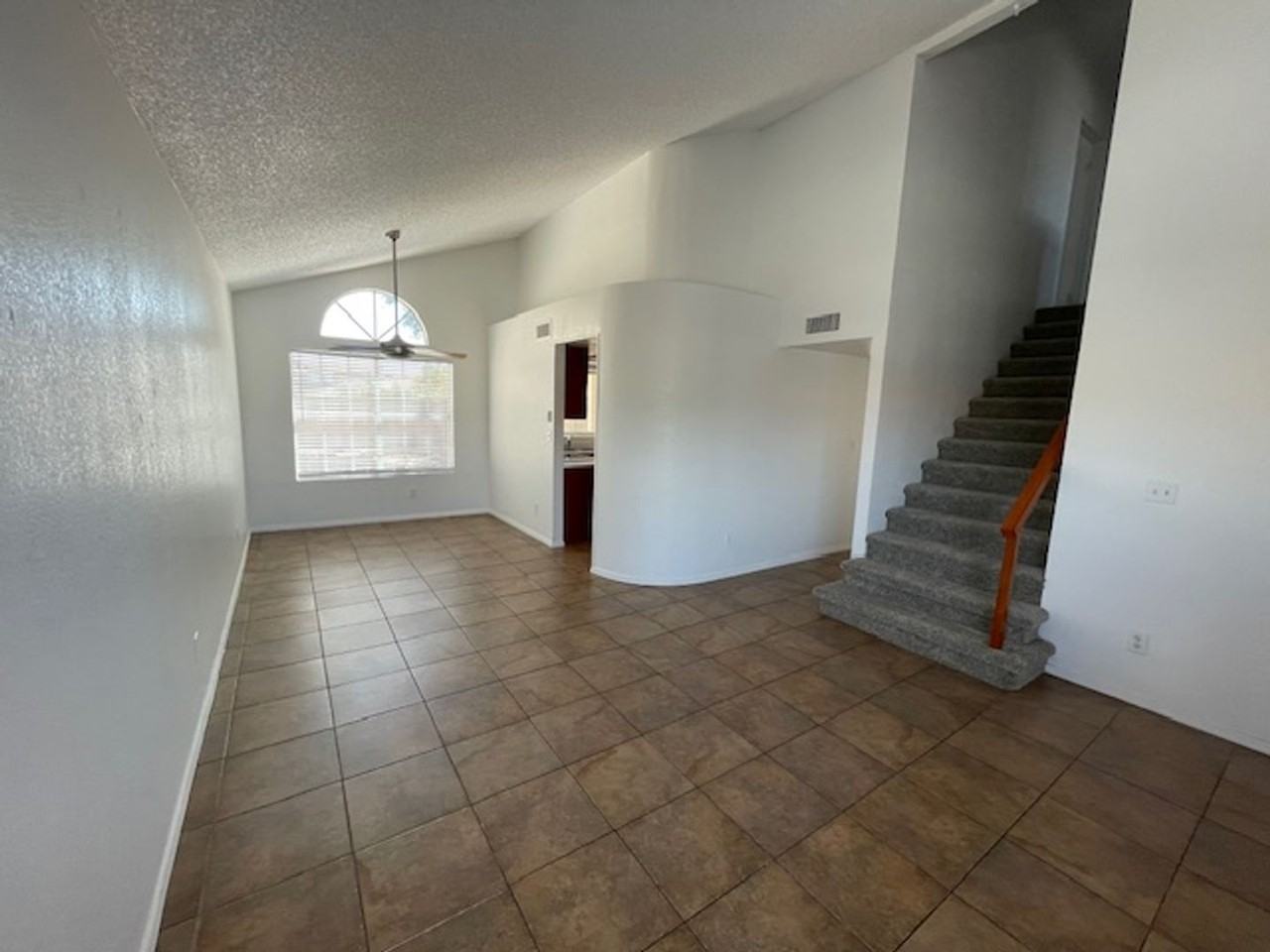 509 W Carmen St - Photo 3 of 30