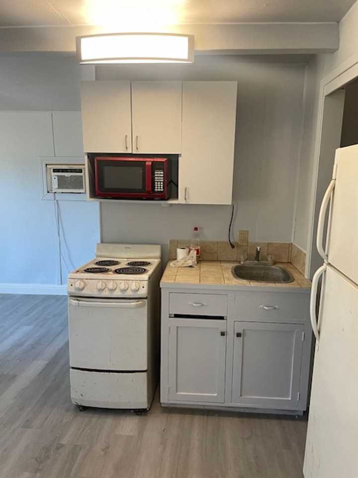 1513 S Nevada Ave - Photo 3 of 4