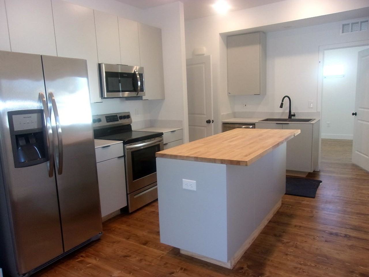 7865 5th St - Photo 3 of 6