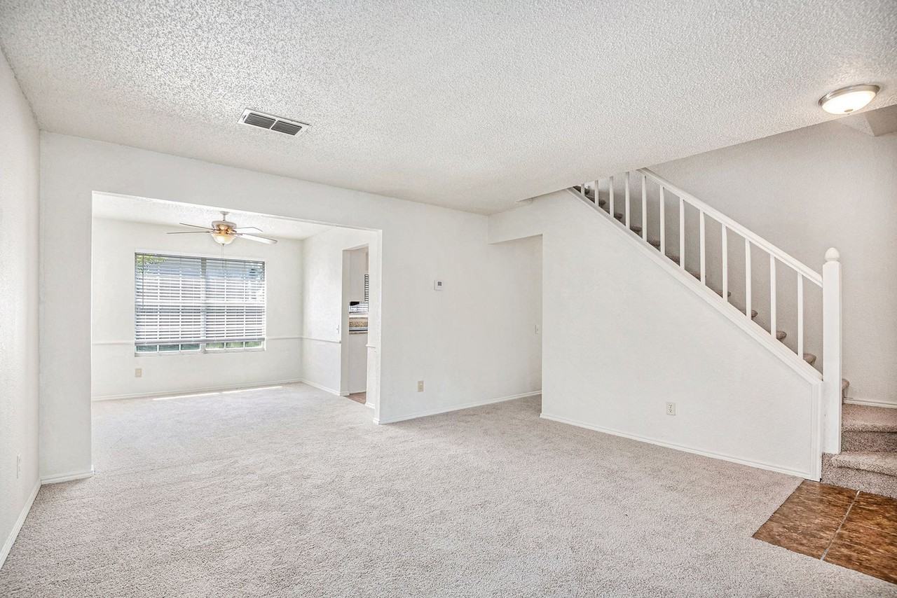 8201 Cloverglen Ln - Photo 3 of 24