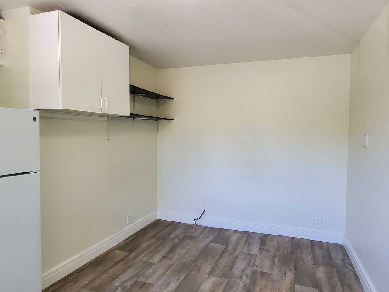 694 S 2nd St #06 - Photo 4 of 6