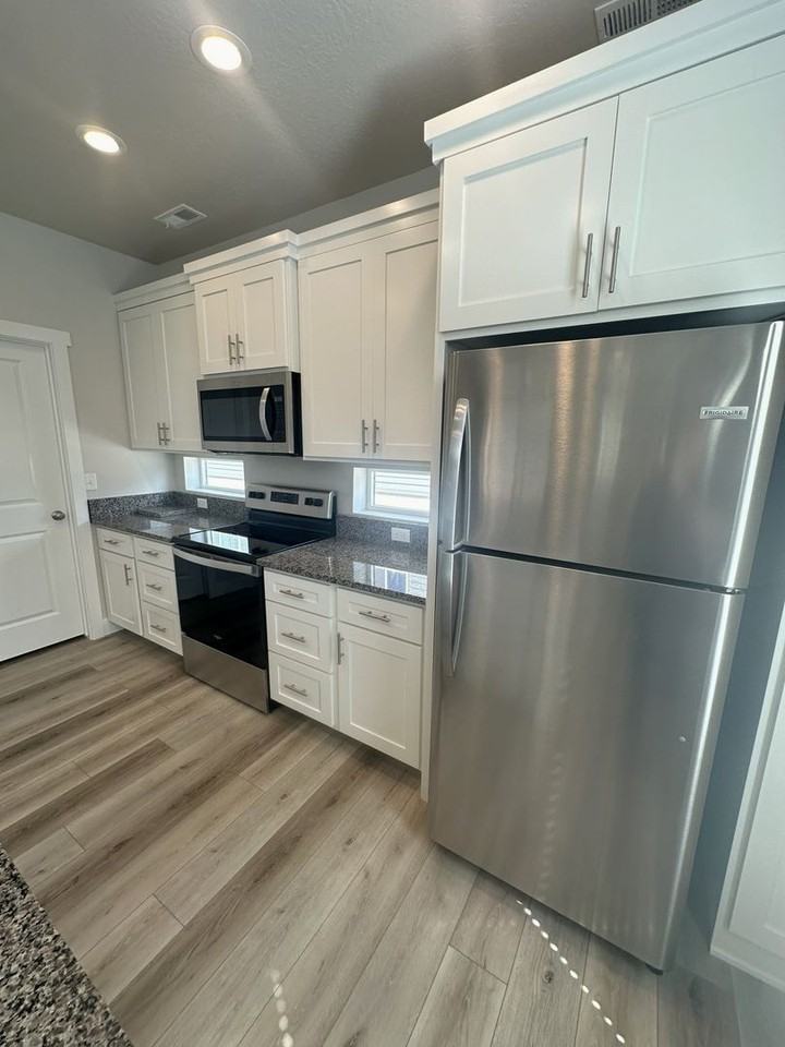 444 E 625 S #137 - Photo 2 of 25