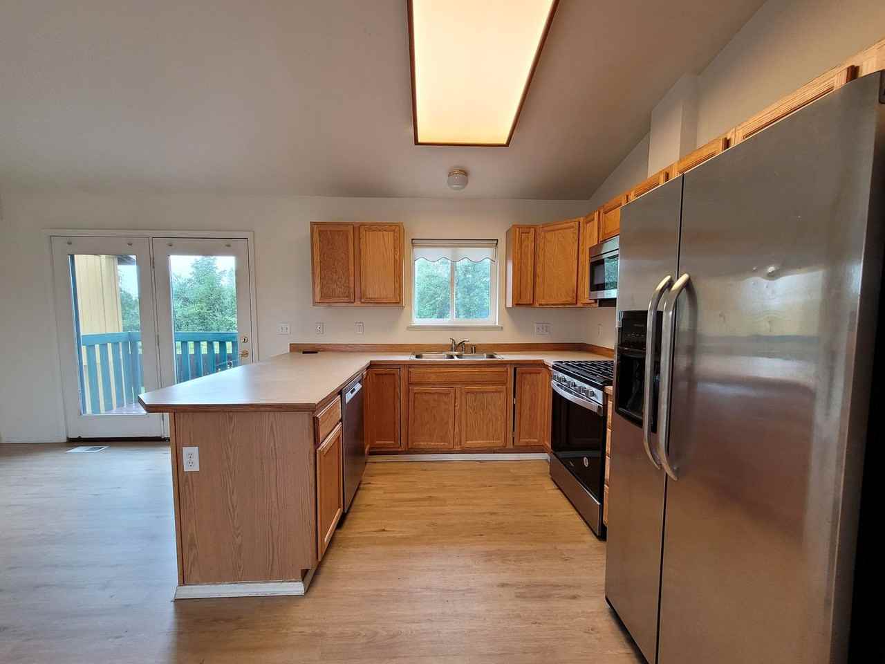 1601 Waterwood Cir - Photo 2 of 15