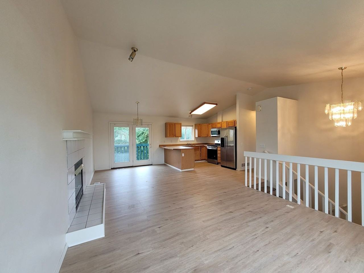 1601 Waterwood Cir - Photo 4 of 15