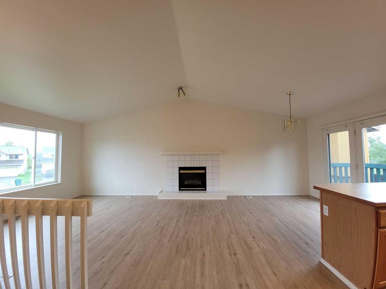 1601 Waterwood Cir - Photo 6 of 15