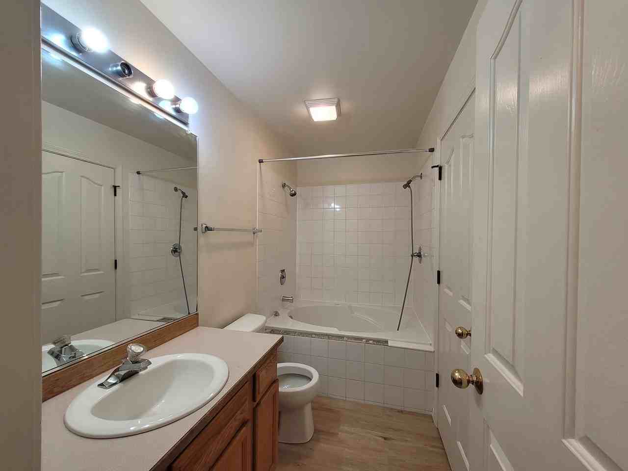 1601 Waterwood Cir - Photo 7 of 15