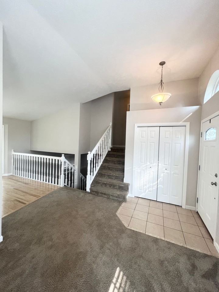 113 E Franklin Dr - Photo 4 of 23