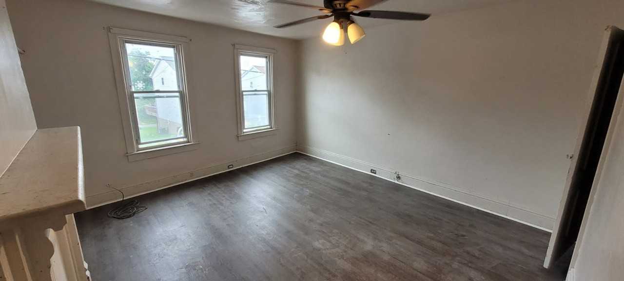 2421 Wylie Ave - Photo 2 of 7