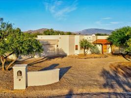 featured image of 4750 N Bonanza Ave