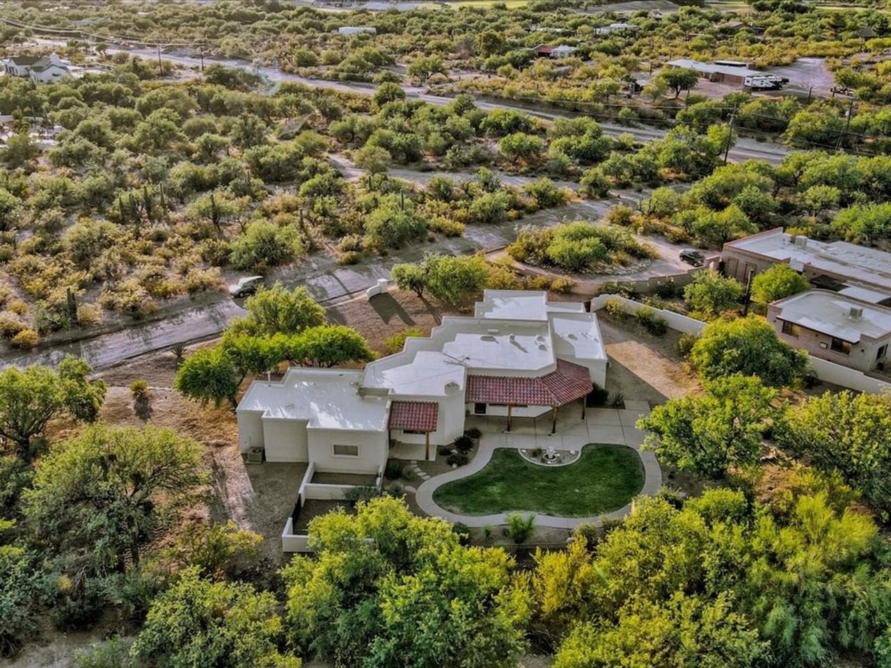 4750 North Bonanza Avenue - Photo 5 of 50