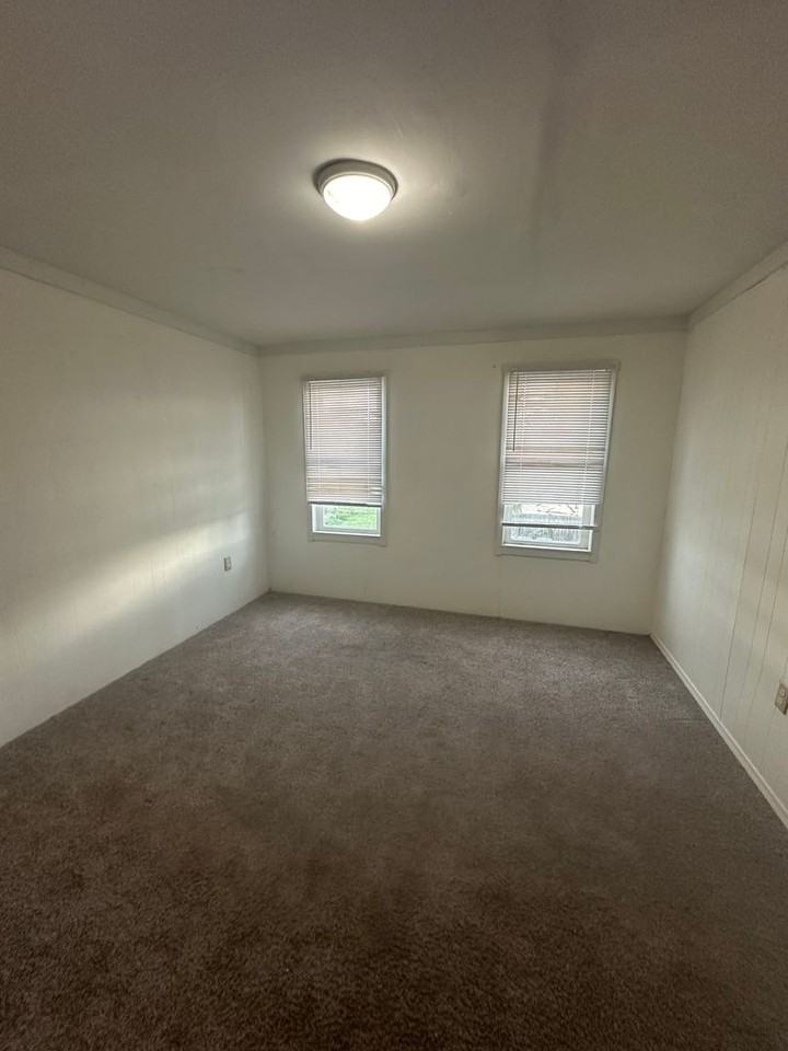 617 Bowman St - Photo 2 of 14