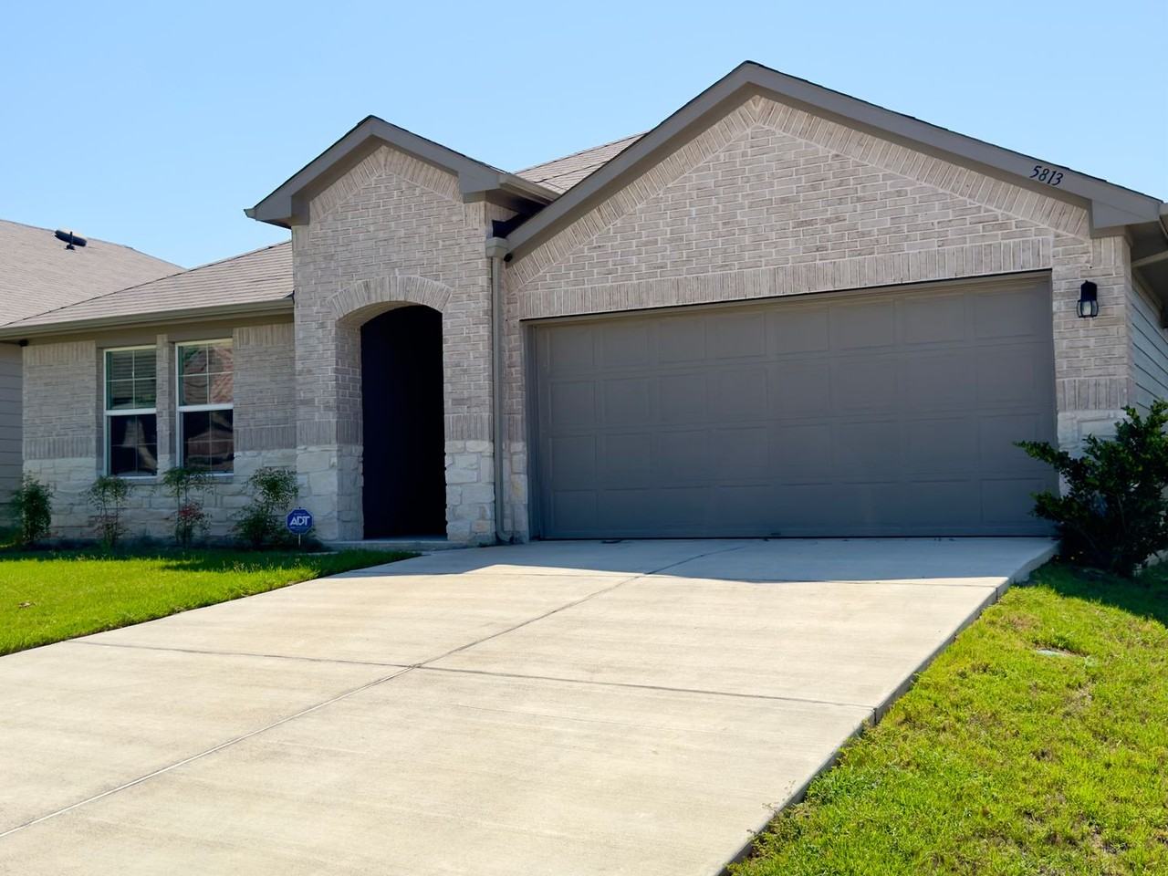 5813 Xene Dr - Photo 2 of 28