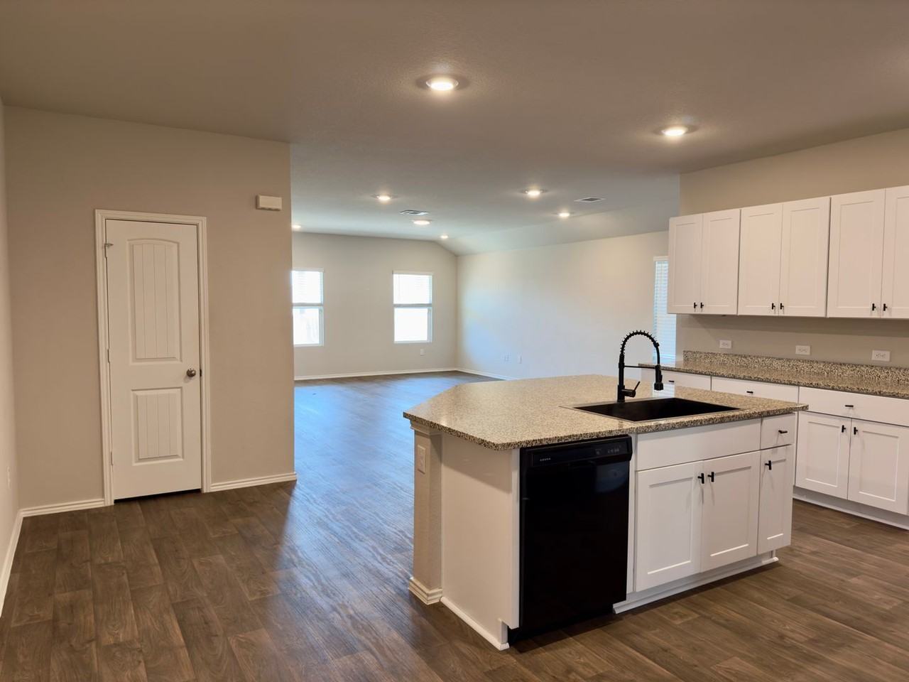5813 Xene Dr - Photo 7 of 28