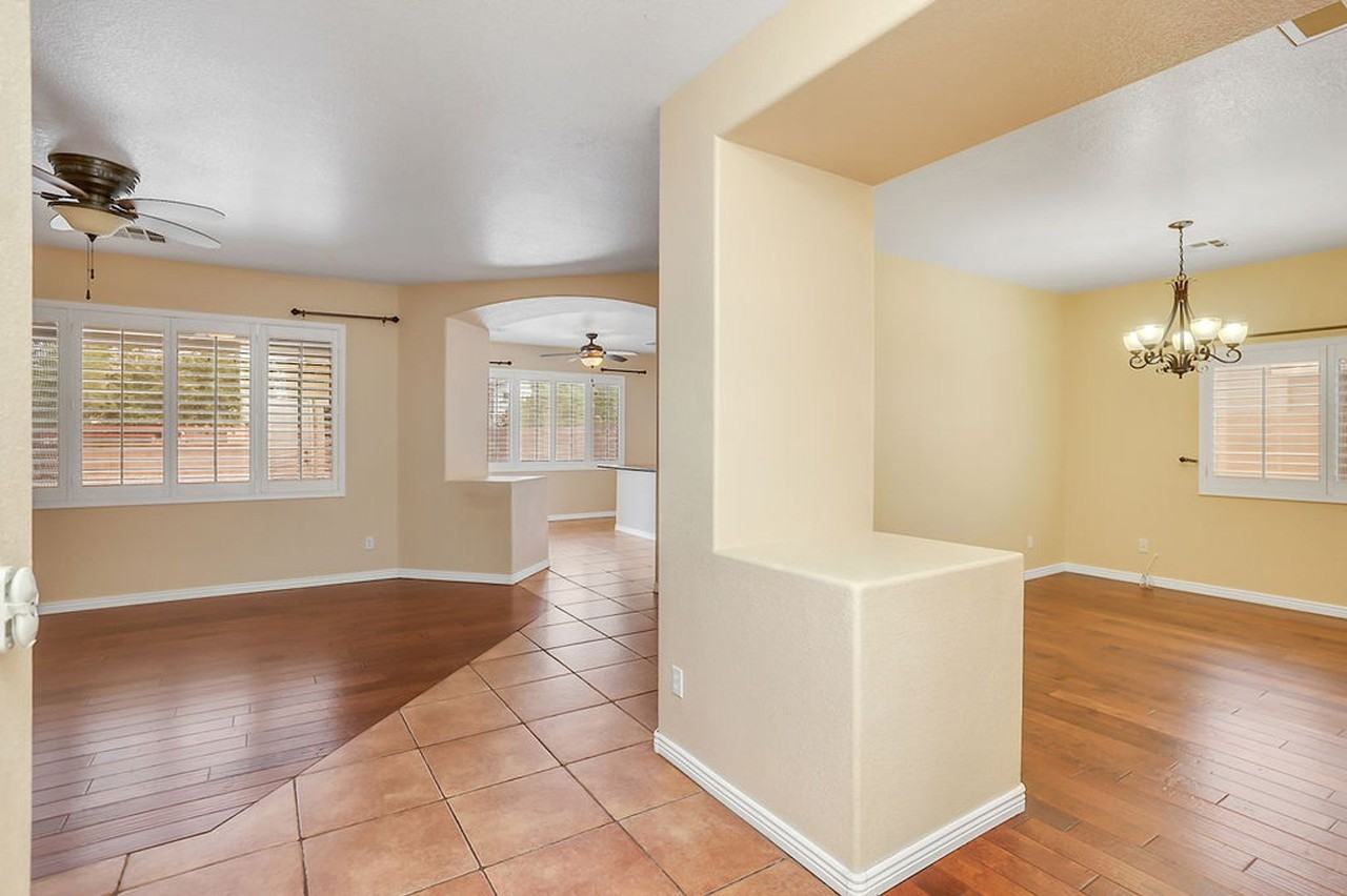 18826 E Kingbird Dr - Photo 3 of 26