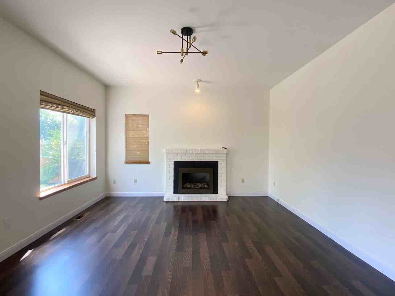 1639 S 374th Ct - Photo 7 of 24