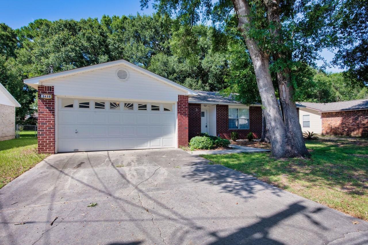 5499 Chantilly Cir - Photo 3 of 23