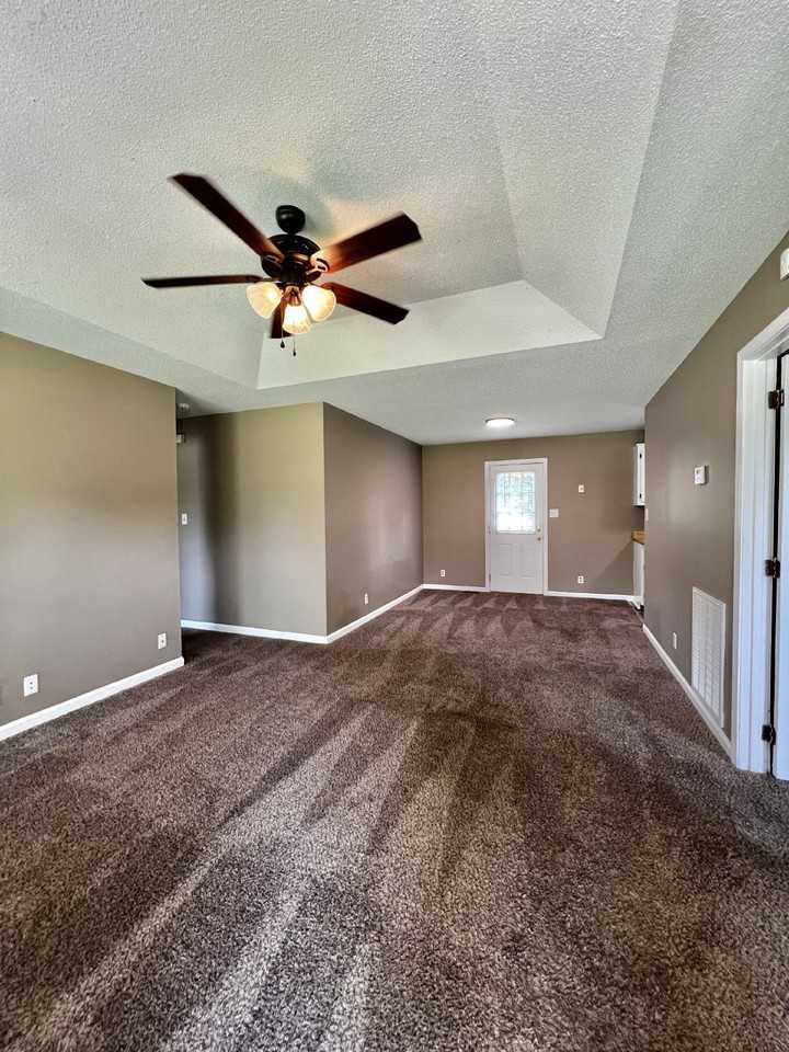 3427 Oak Lawn Dr - Photo 3 of 14