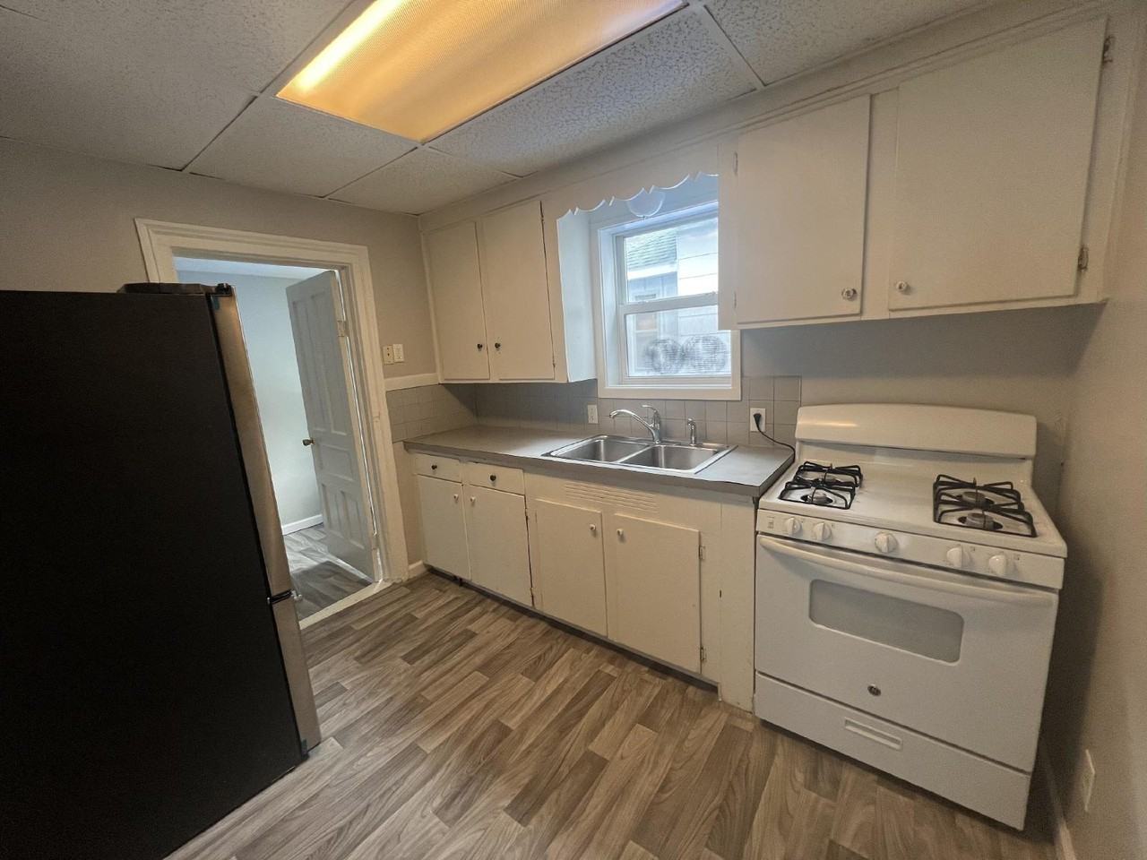 1237 North Ave Ne Apt 1 - Photo 3 of 10