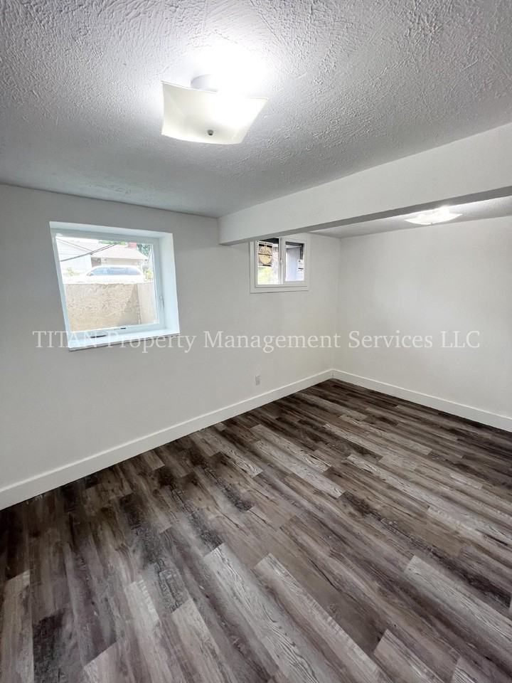 1135 13th St Ne #6 - Photo 7 of 8