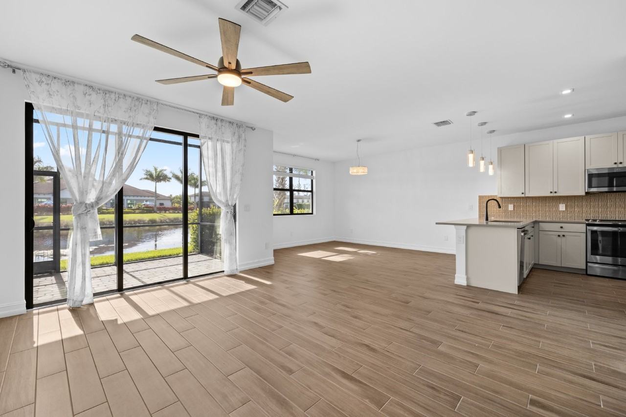 7548 Carnegie Way - Photo 4 of 23