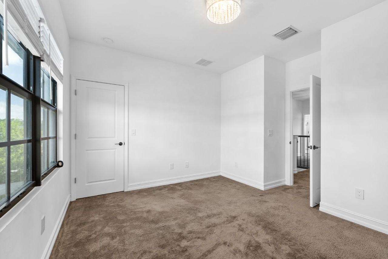 7548 Carnegie Way - Photo 6 of 23