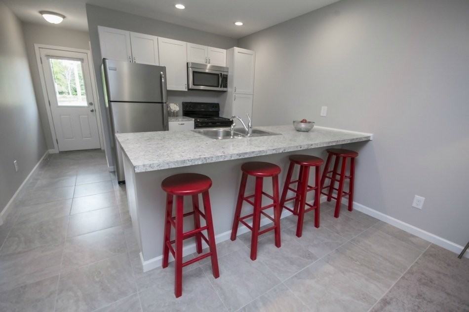 528 Gerald Ct - Photo 3 of 11