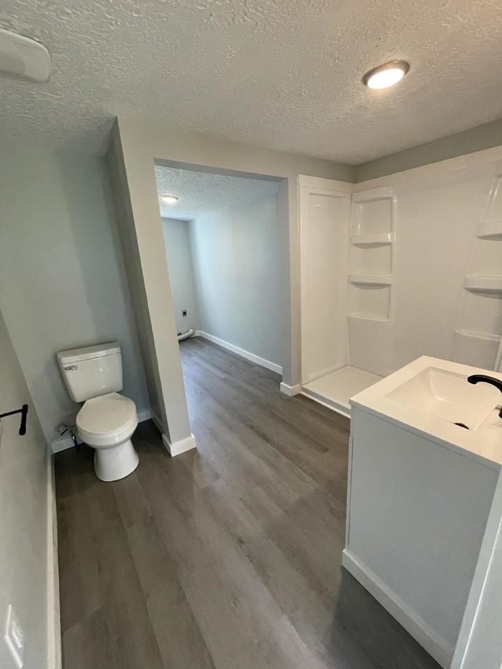 315 Woodland St - Photo 3 of 11