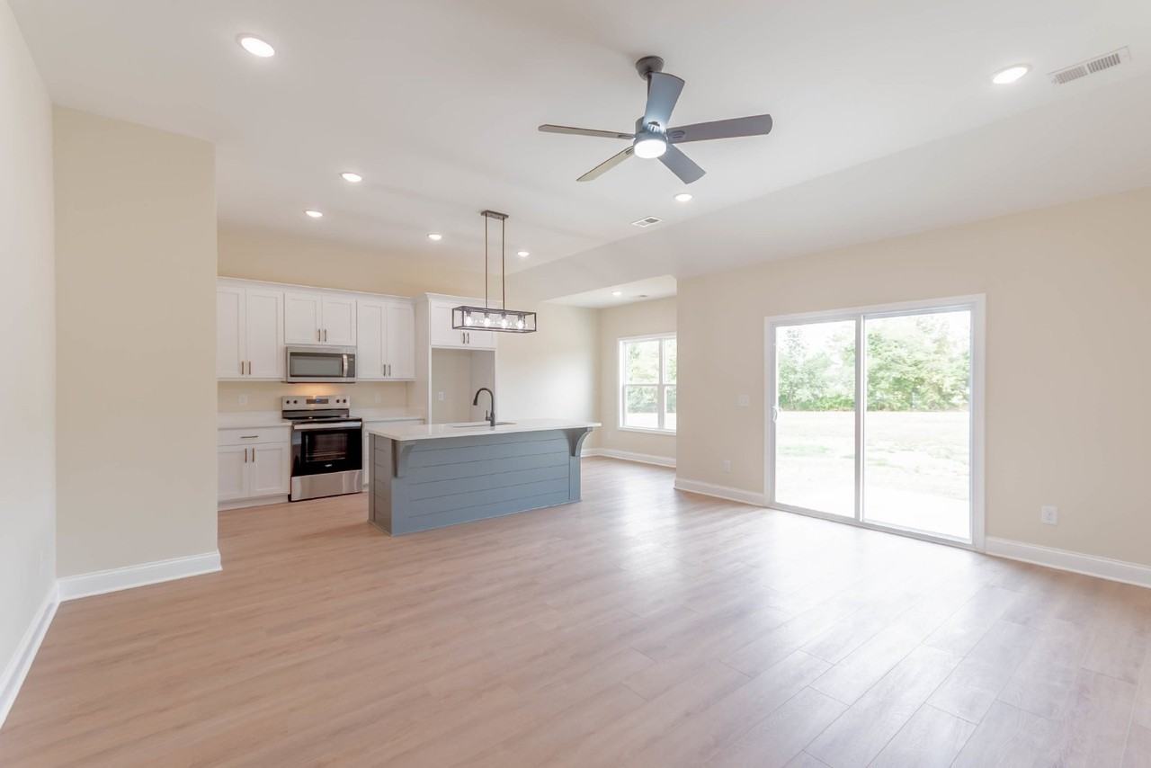 1459 Angus Way - Photo 2 of 15