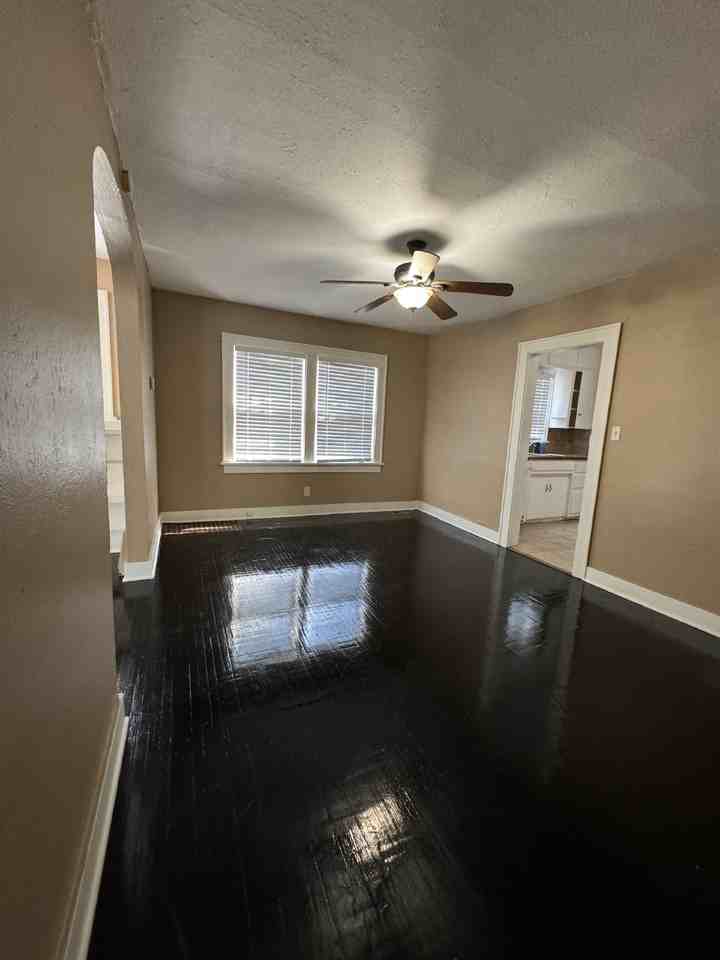 735 S Grove St - Photo 5 of 14