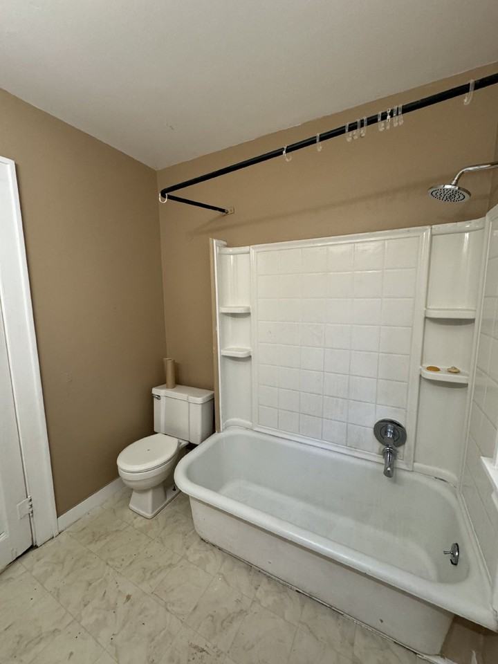 735 S Grove St - Photo 7 of 14