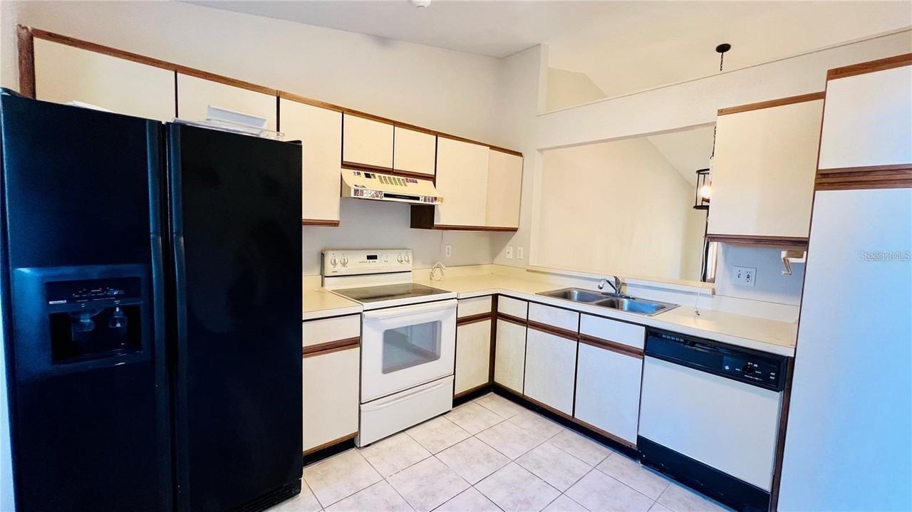 2531 King Oak Cir - Photo 4 of 19