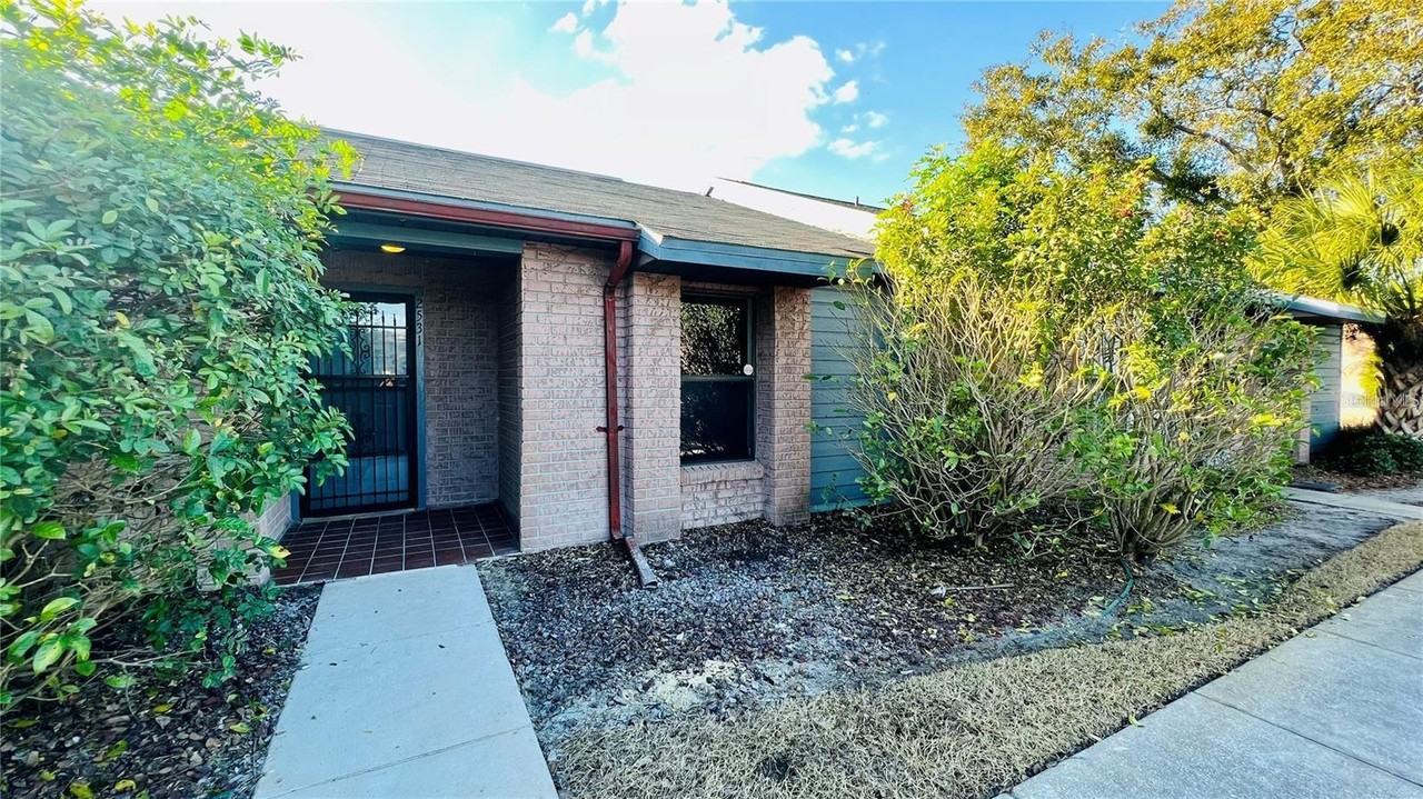 2531 King Oak Cir - Photo 5 of 19