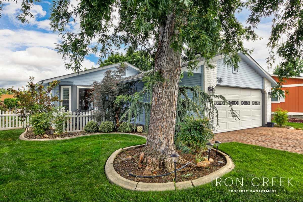 8286 N Willowdale Dr - Photo 2 of 20