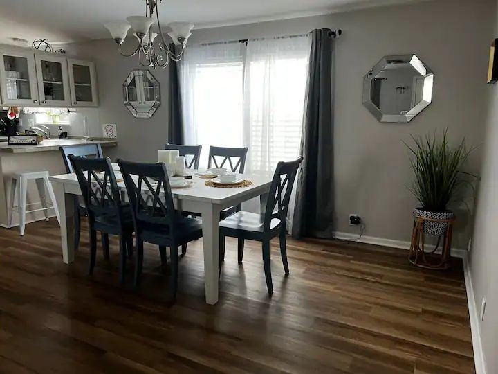 650 Palmetto Dr - Photo 2 of 33