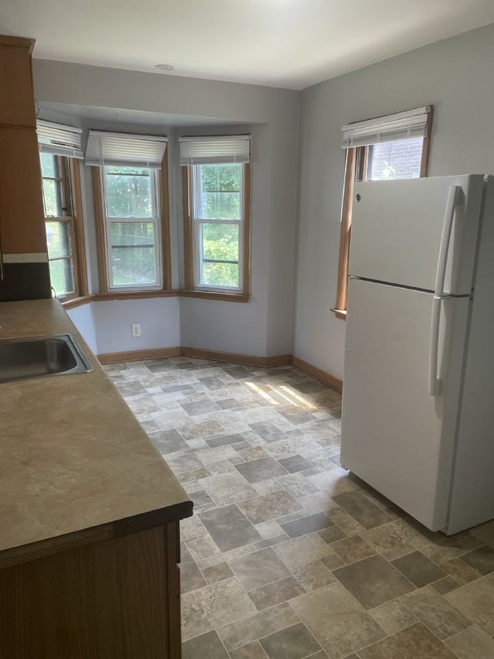 3612 N Sherman Blvd - Photo 2 of 8