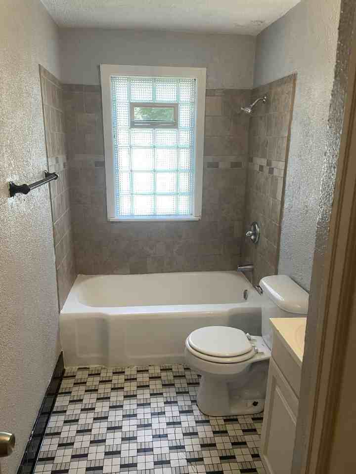 3612 N Sherman Blvd - Photo 7 of 8