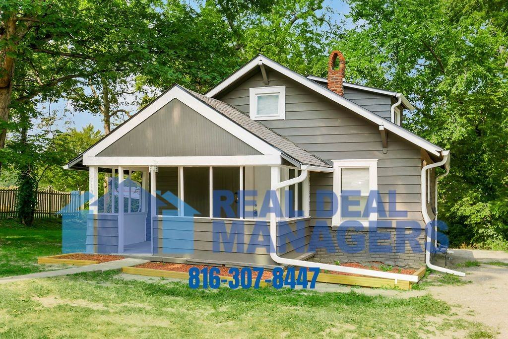 1106 S Crisp Ave - Photo 2 of 27