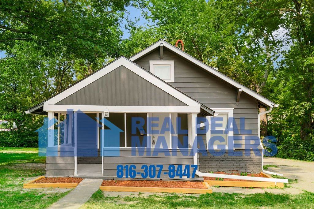 1106 S Crisp Ave - Photo 3 of 27