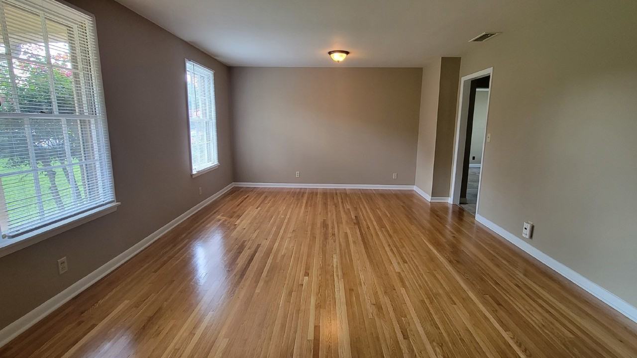 6408 Robinhood Ln Nw - Photo 2 of 41