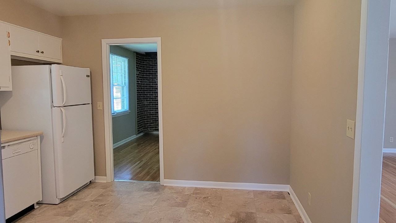 6408 Robinhood Ln Nw - Photo 6 of 41