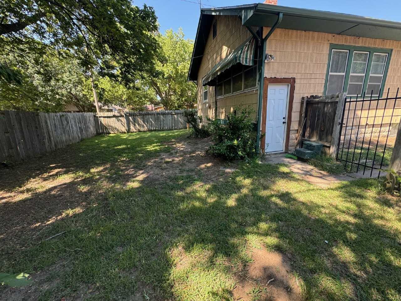 1781 N Jeanette Ave - Photo 3 of 8