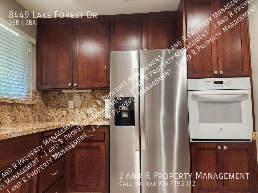 8449 Lake Forest Dr - Photo 3 of 24