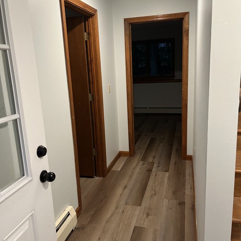 162 Cedar Swamp Rd #B - Photo 4 of 9