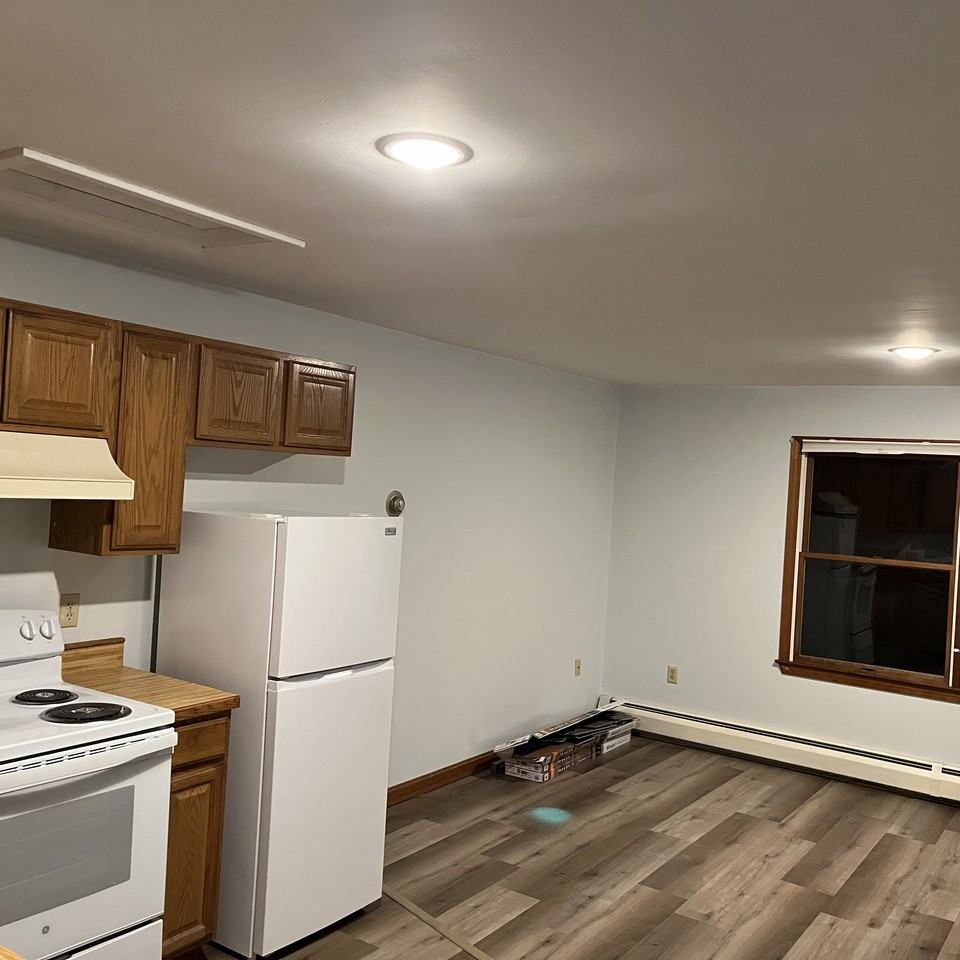 162 Cedar Swamp Rd #B - Photo 6 of 9