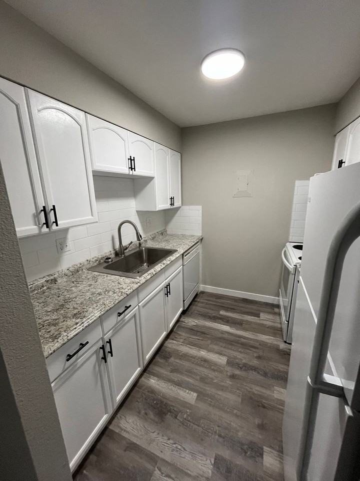 4502 Picturesque Cir #4 - Photo 3 of 17