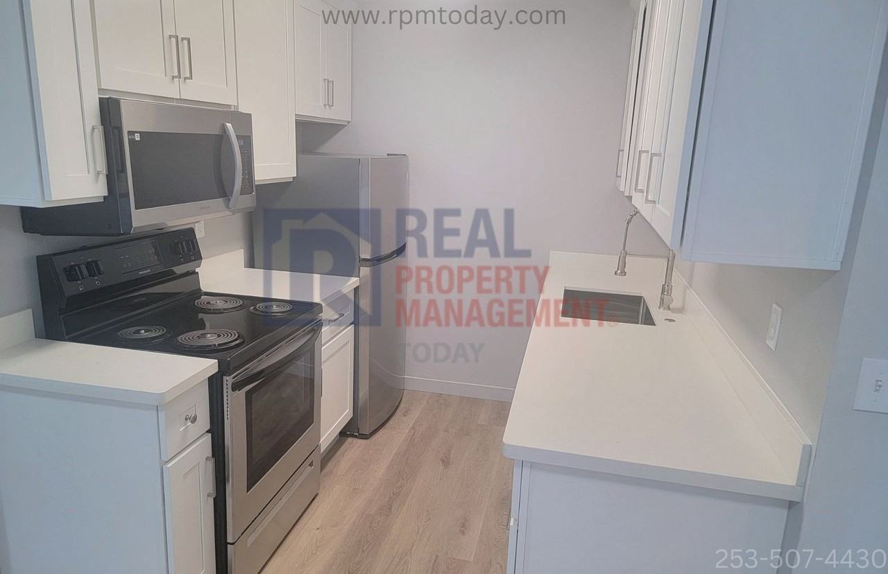 116 173rd St S - & Storage 14 #3 - Photo 3 of 5