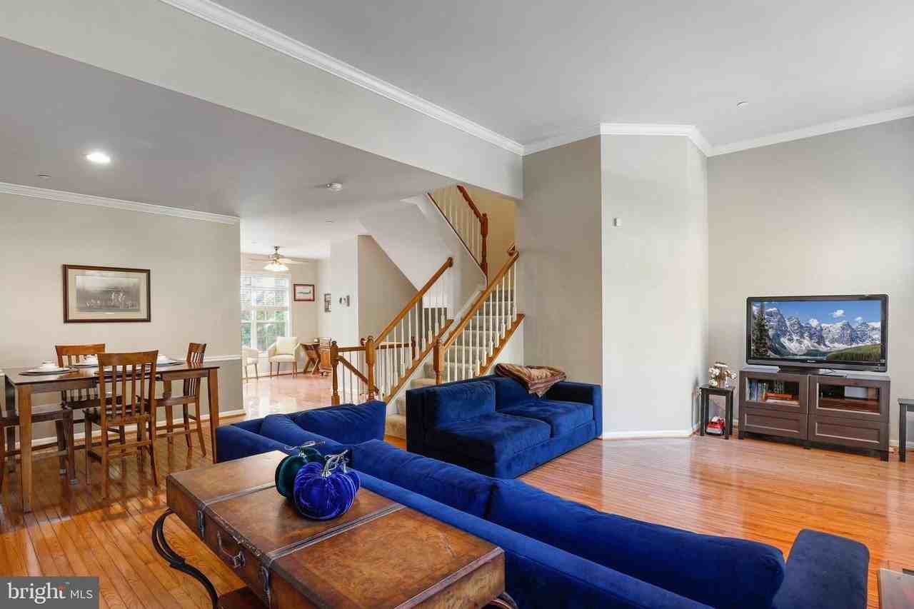 421 Clayton Ln - Photo 2 of 19