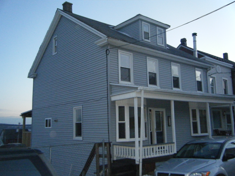 118 E North St - Photo 2 of 16